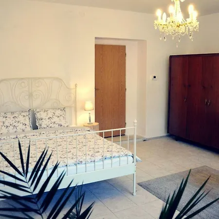 Apartment Pod Putimskou Branou *